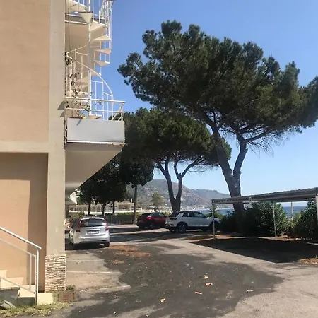 Taormina, Casa Mediterranea Sul Mare. Isola Bella.