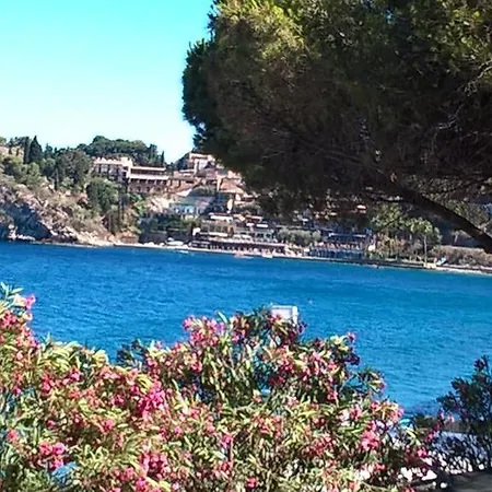 Apartment Taormina, Casa Mediterranea Sul Mare. Isola Bella. Taormina