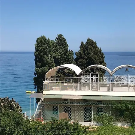 Taormina, Casa Mediterranea Sul Mare. Isola Bella. Apartment